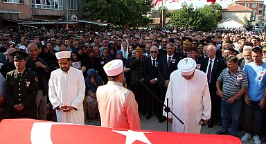Şehit Üsteğmen Tuğrul Özsu, Edirne'de son yolculuğuna uğurlandı