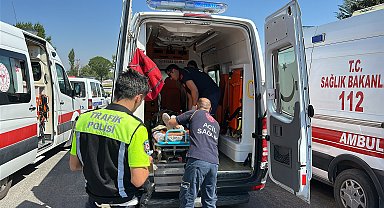 Servis otobüsü, akaryakıt tankerine çarptı; 35 yaralı