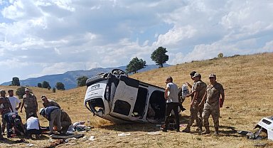 Takla atan hafif ticari araçtaki Nisanur öldü, 7 kişi yaralandı