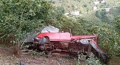 Tarım işçilerini taşıyan kamyonet şarampole yuvarlandı; 1 ölü, 9 yaralı