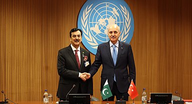 TBMM Başkanı Kurtulmuş, Pakistan Senatosu Başkanı Gilani ile görüştü