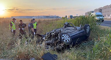 Tekirdağ'da otomobil menfeze çarparak takla attı: 2 ölü
