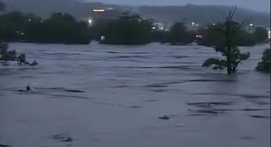 Texas'ta meydana gelen sellerde 24 kişi hayatını kaybetti