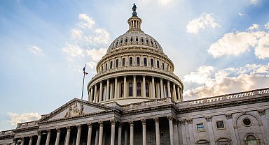 Trump'ın 'vergi indirimi' tasarısı Senato'dan geçti