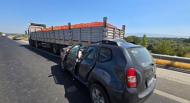 TÜLOF Başkanı ve eski CHP milletvekili Demir, kazada yaralandı