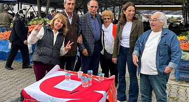 Türk bayrağı masa örtüsü olarak kullanıldı, ilçe başkanına 3 yıl hapis istendi