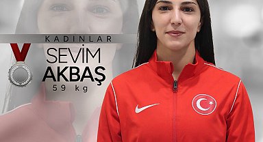 U20 Avrupa Güreş Şampiyonası'nda Sevim Akbaş'tan gümüş madalya