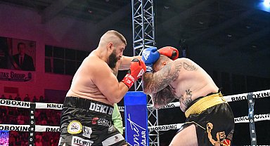 WBC Asya Şampiyonu Tuncelili Umut Çamkıran, memleketinde Cvetkov'u 2'nci rauntta devirdi