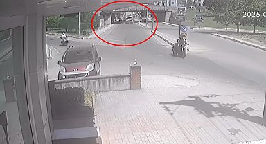 Yalova'da vinç yüklü TIR alt geçitte sıkıştı; kaza kamerada
