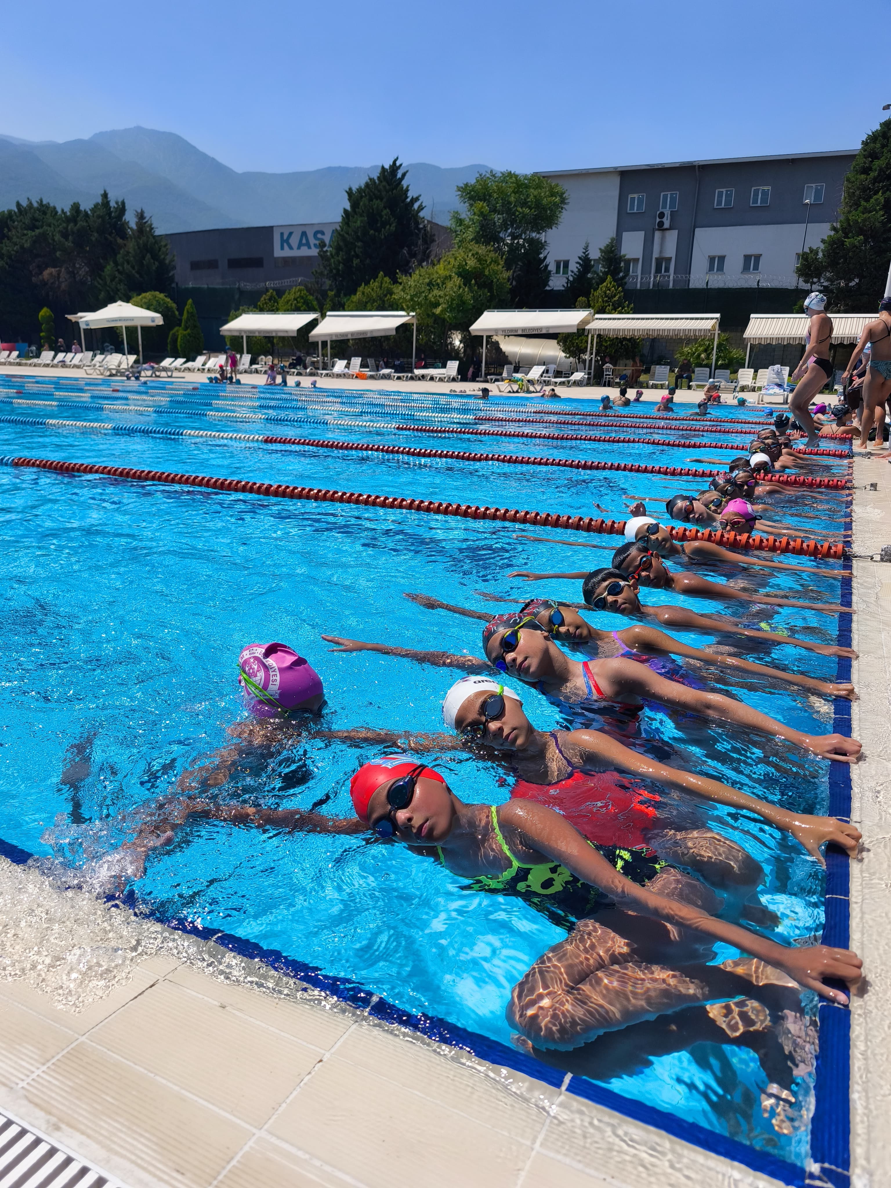 YILDIRM’DA YÜZME BİLMEYEN ÇOCUK KALMAYACAK