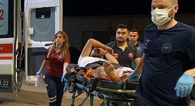 Yol kenarında alkol alırken, otomobille gelen kişi tüfekle yaraladı