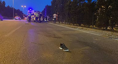 Yolun karşısına geçmek isterken canından oldu