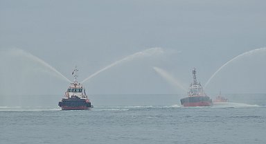 Zonguldak'ta Kabotaj Bayramı'nda su gösterili kutlama