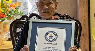 102 yaşındaki Japon dağcı Fuji Dağı'nda rekor kırdı