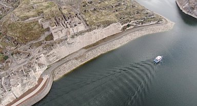 12 bin yıllık antik kent Hasankeyf'te tekne turuyla tarihsel yolculuk