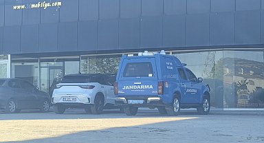 3'üncü kattan asansör boşluğuna düşen işçi yaralandı