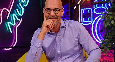 'Eşref Rüya setinde samimiyet ve sıcaklık hakim'