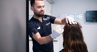 'Mevsimsel saç dökülmesi normaldir ancak göz ardı edilmemeli'