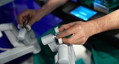 'Robot destekli cerrahi, iyileşme süresini minimuma indiriyor'