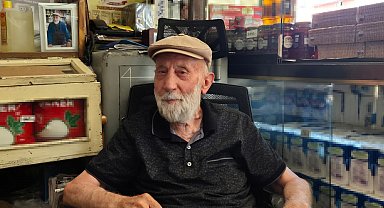 76 yıldır aynı dükkanda bakkallık yapıyor
