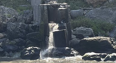 Amasra'da kanalizasyon suyunun denize akmasına tepki