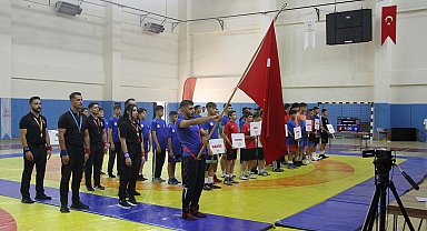 Anadolu Yıldızlar Ligi Türkiye Güreş Şampiyonası, Kula'da başladı