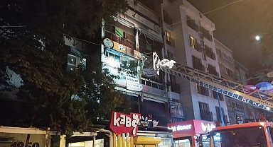 Ankara'da 4 katlı binanın 2'nci katındaki yangın söndürüldü