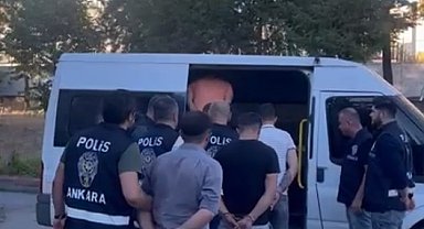 Ankara'da sokak ortasında bir kişiyi sopayla darbeden 7 şüpheli yakalandı