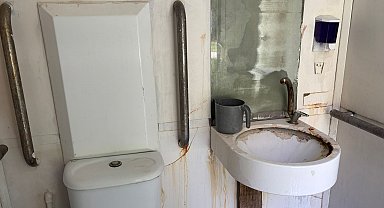 Antalya'da kadınlar plajındaki kirlilik ve bakımsızlığa tepki