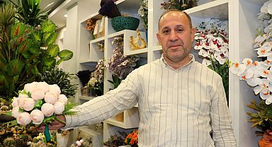 Antalya'da yaz düğünlerinde 'şakayık' buketler öne çıktı