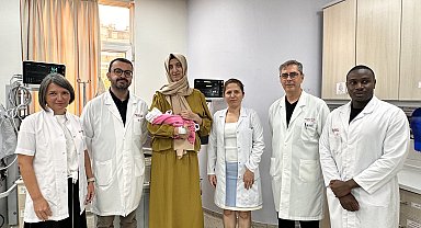 Aort damarı yırtılan hamile kadın, acil alındığı ameliyatla hem sağlığına hem bebeğine kavuştu