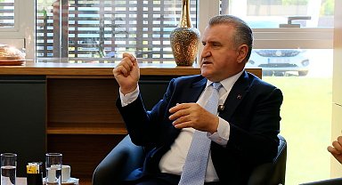 Bakan Bak, Türk tenisindeki gelişmeleri değerlendirdi