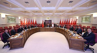 Bakan Güler, Türkiye Harp Malulü Gaziler, Şehit Dul ve Yetimleri Derneği Genel Başkanı Işık'ı kabul etti