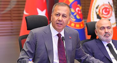 Bakan Yerlikaya, büyükşehir valileri ile bir araya geldi