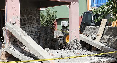 Balkonun çökmesiyle yaralanan 5 kişiden Zeynel: Kendimizi enkazın altında bulduk