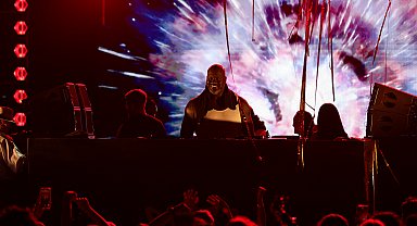 Basketbol efsanesi Shaquille O'Neal'dan Antalya'da DJ performansı