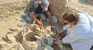 Beçin Kalesi'nde 3 bin yıllık kremasyon mezarlar bulundu