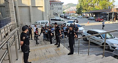 Belediye çalışanlarına faizle para veren baba ve 3 oğluna tefecilikten gözaltı
