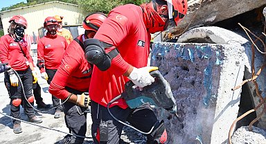 Beşiktaş Belediyesi, olası İstanbul depremine karşı tatbikat gerçekleştirdi