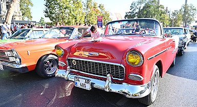 Beşiktaş'ta Zafer Bayramı yürüyüşle kutlandı