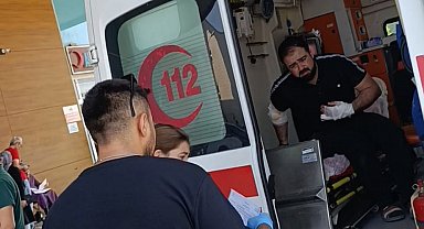 Bıçak bileme makinesine elini sıkıştırıp yaralandı