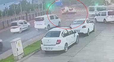 Bingöl'de 3 kişinin yaralandığı kaza kamerada
