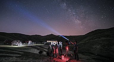 Bitlis'te fotoğrafçılar, Perseid meteor yağmurunu fotoğrafladı