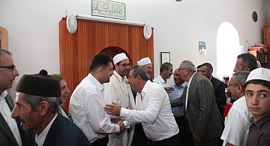 Bitlis'te kan davalı akrabalar, Kur-an-ı Kerim önünde el sıkışarak barıştı