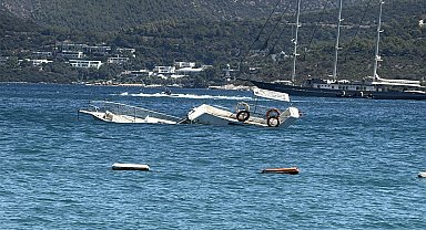 Bodrum'da 10 metrelik ahşap tekne battı