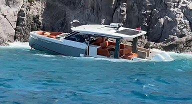 Bodrum'da arıza yapan tekne karaya oturdu, 3 kişi kurtarıldı