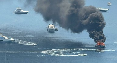 Bodrum'da tekne yangını; 1 kişi kurtarıldı