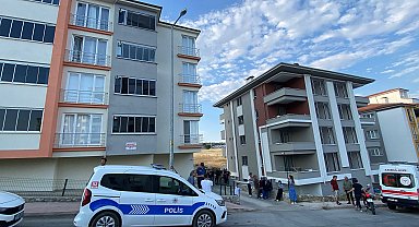 Boşanma aşamasındaki çift, yangın çıkan evde ölü bulundu