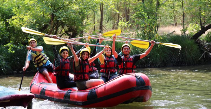 Bursa’da gençler rafting heyecanı yaşadı