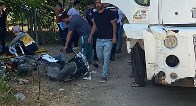 Bursa'da motosiklet ile kamyon çarpıştı; 2 yaralı